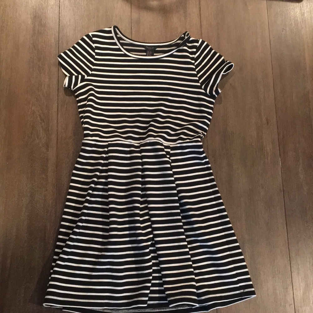 Forever 21 girls striped skater dress